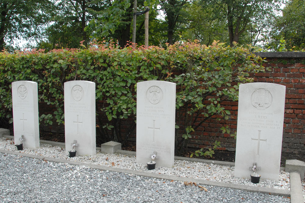 Commonwealth War Graves Wuustwezel #4