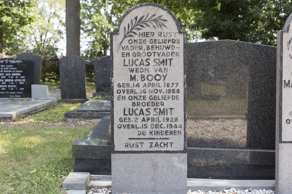 Dutch War Graves Cemetery 