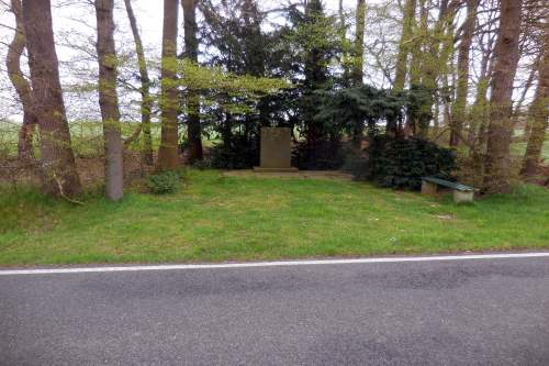 Oorlogsmonument Dämmerwald #1