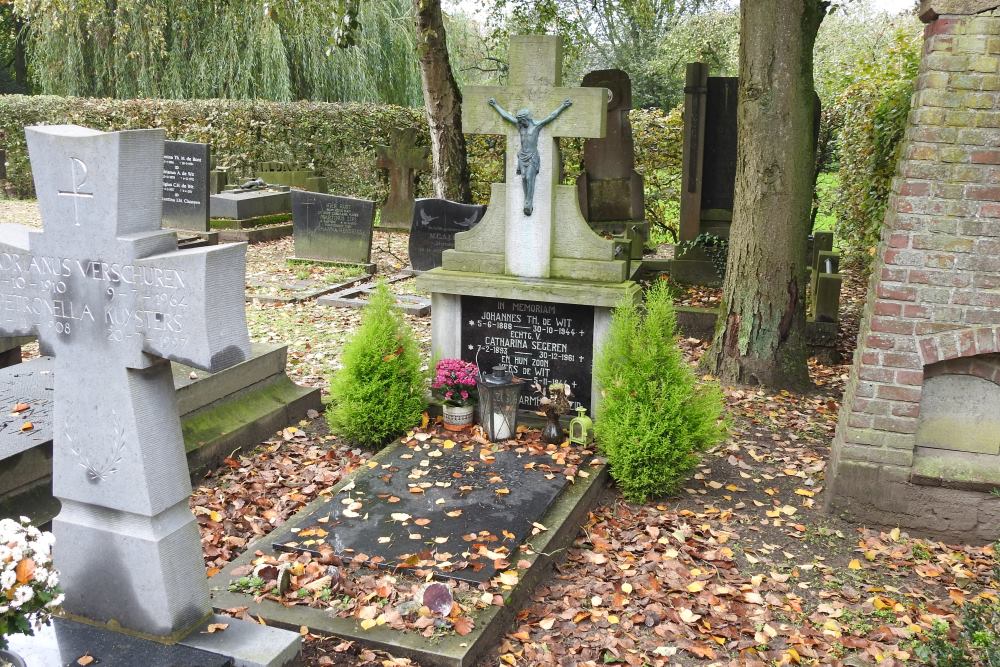 Dutch War Grave Roman Catholic Cemetery Waspik #1