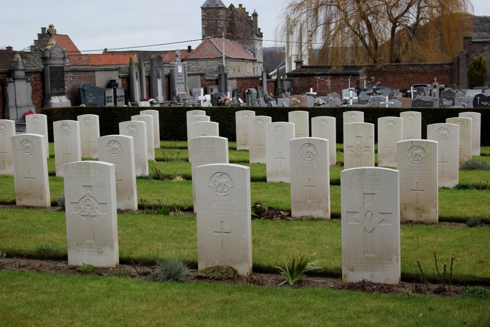 Commonwealth War Graves Calonne #2