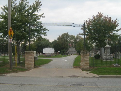 Commonwealth War Graves St. Anne's Roman Catholic Cemetery