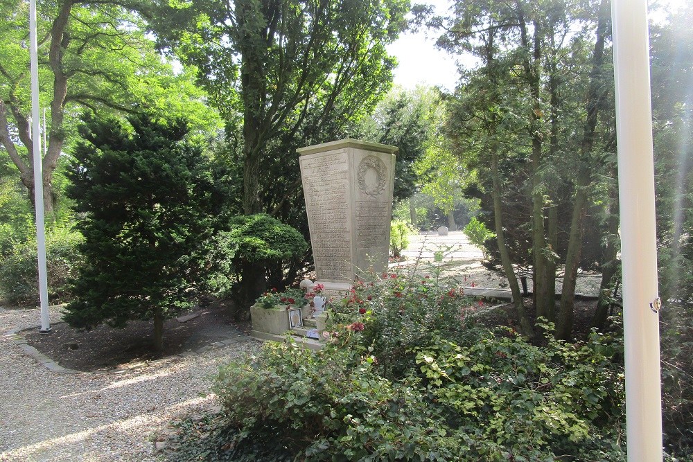 Memorial 'Nederlandse Volks Militie' General Cemetery Crooswijk