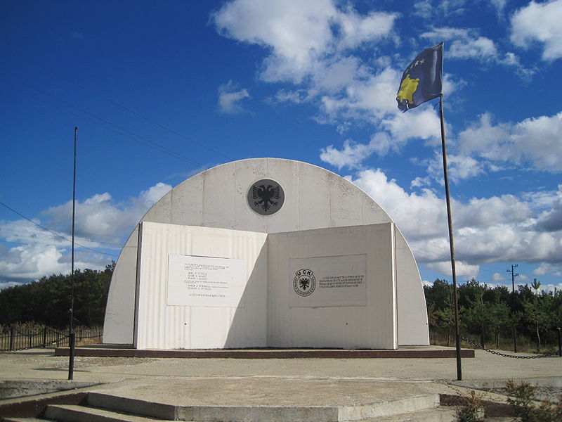 Monument Omgekomen Soldaten Kosovo Liberation Army