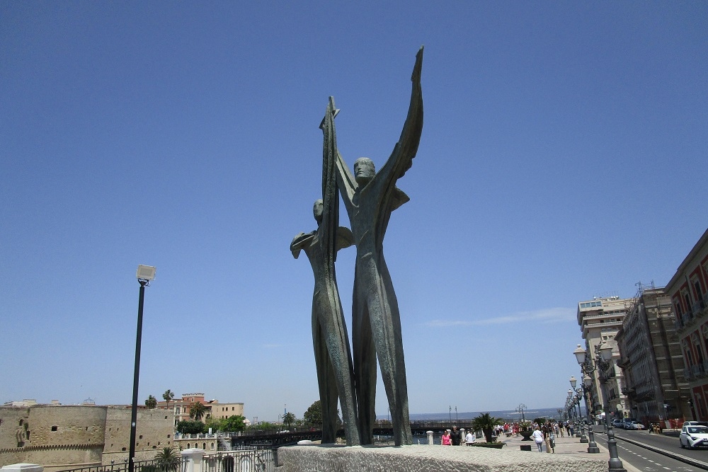 Oorlogsmonument Zeevarenden Taranto #2