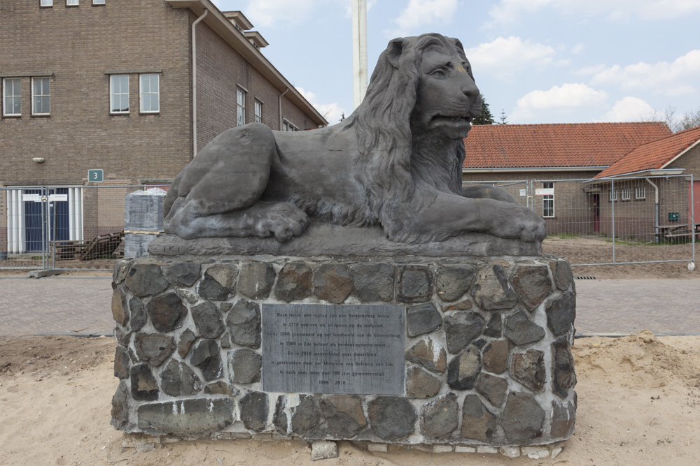 Replica Monument Verbindingstroepen #2