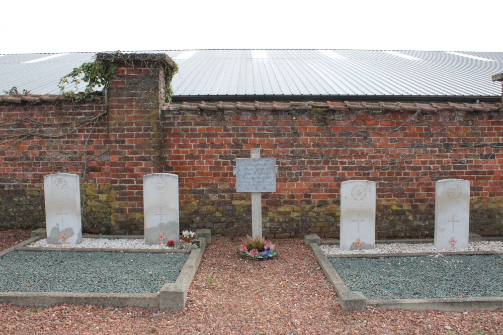 Gedenkteken Franse Soldaten Begraafplaats Enghien	