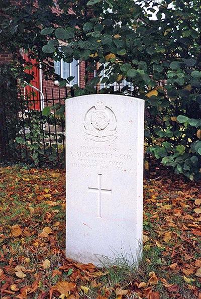 Oorlogsgraf van het Gemenebest St. Lukes Churchyard