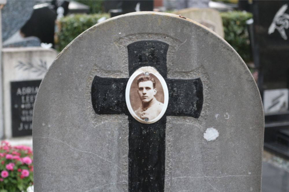 Dutch War Grave Roman Catholic Cemetery Heesch #3