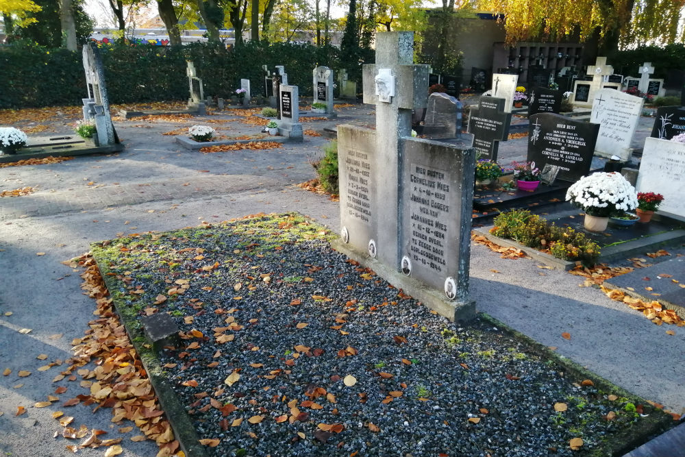 Dutch War Graves Zegge #2