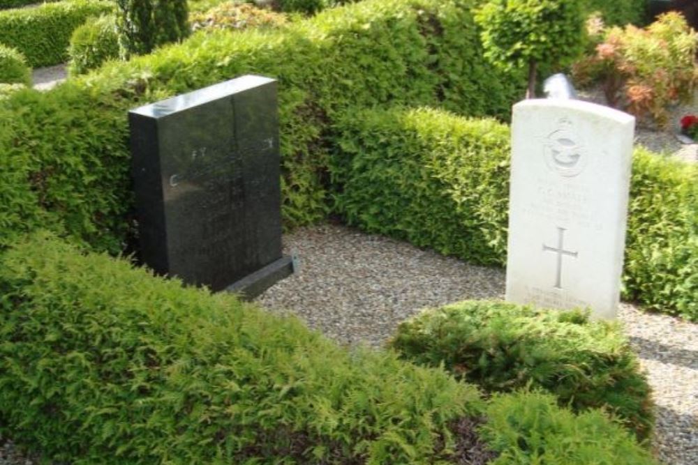 Commonwealth War Grave Horne Churchyard #1