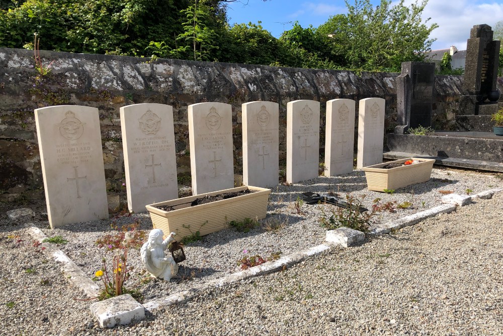 Commonwealth War Graves Lanvoc #3