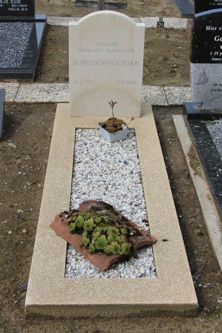 Dutch War Grave Reformed Cemetery Oudewater #2