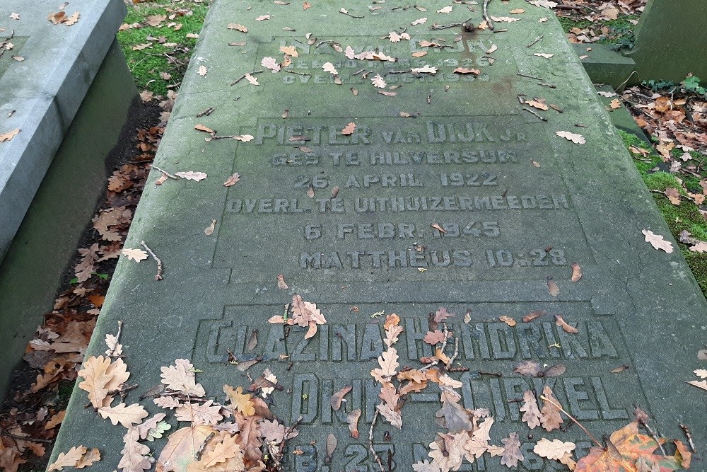 Dutch War Graves Municipal Cemetery Hilversum #3