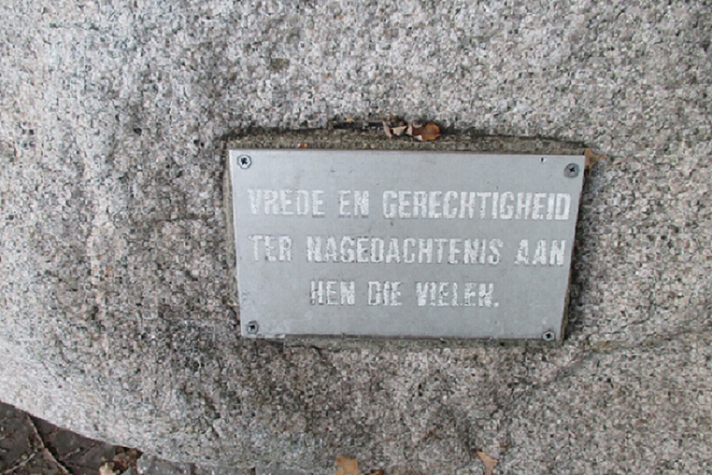 War Memorial Nieuw-Amsterdam #3