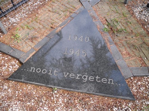 War monument Boxmeer #2