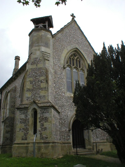 Commonwealth War Grave St Nicholas Churchyard