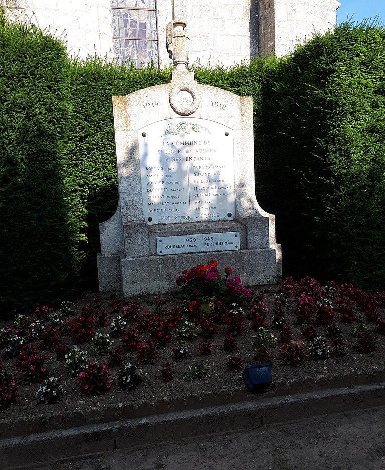 Oorlogsmonument Saint-Léger-des-Aubées #1