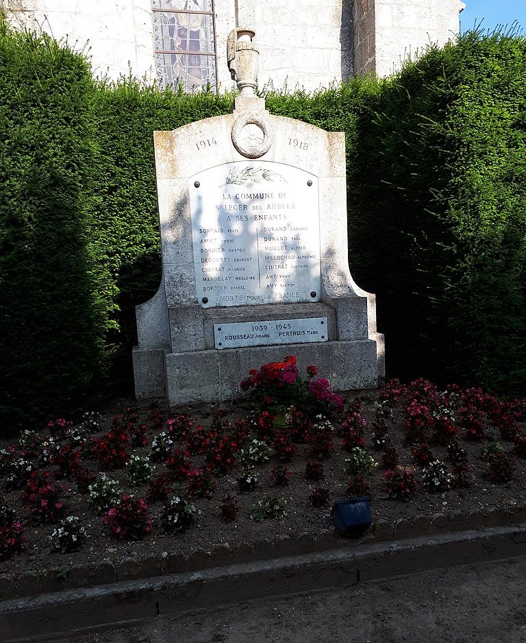 War Memorial Saint-Lger-des-Aubes #1