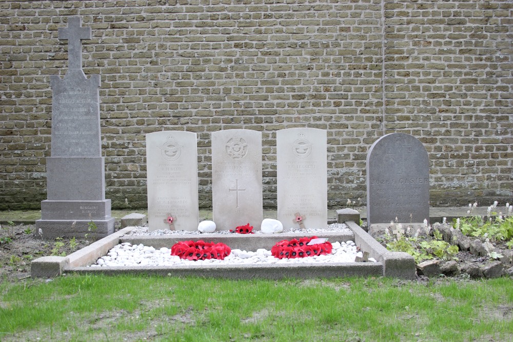 Oorlogsgraven van het Gemenebest Eggewaartskapelle #1
