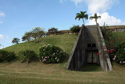 Japanse Luchtmacht Opslagbunker Saipan International Airport #2