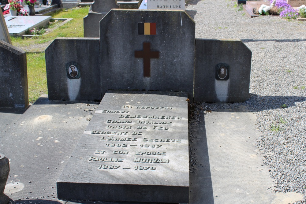 Belgian Graves Veterans Saint-Remy-Geest #1