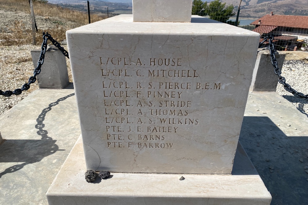 Monument Devonshire Regiment #4