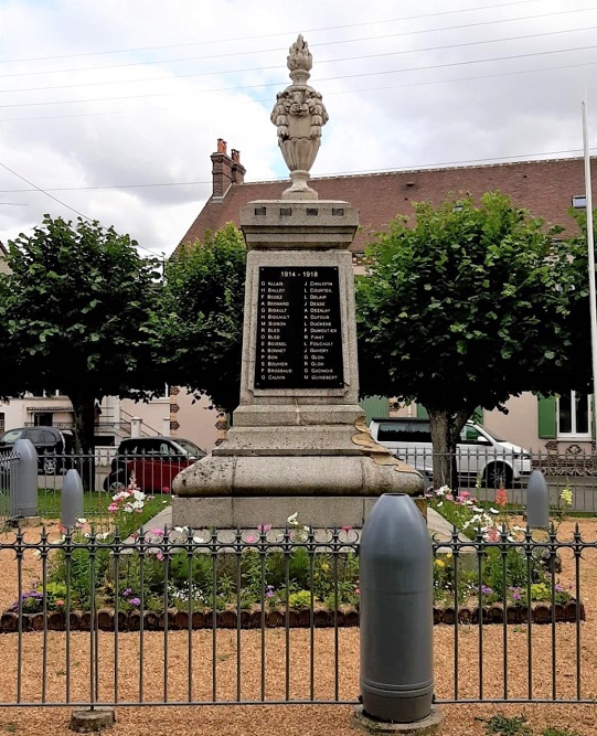 Oorlogsmonument Courville-sur-Eure #2