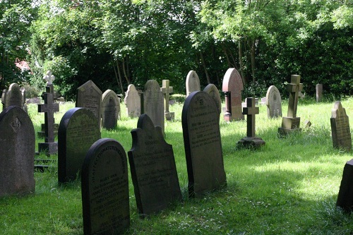 Commonwealth War Graves All Saints Churchyard