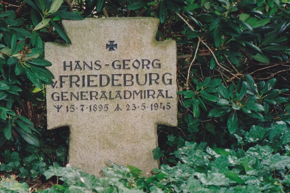 Graves Von Friedeburg And Lüth, Flensburg