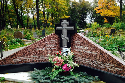 Oorlogsgraven Orthodoxe Volkovskoye  Begraafplaats #1