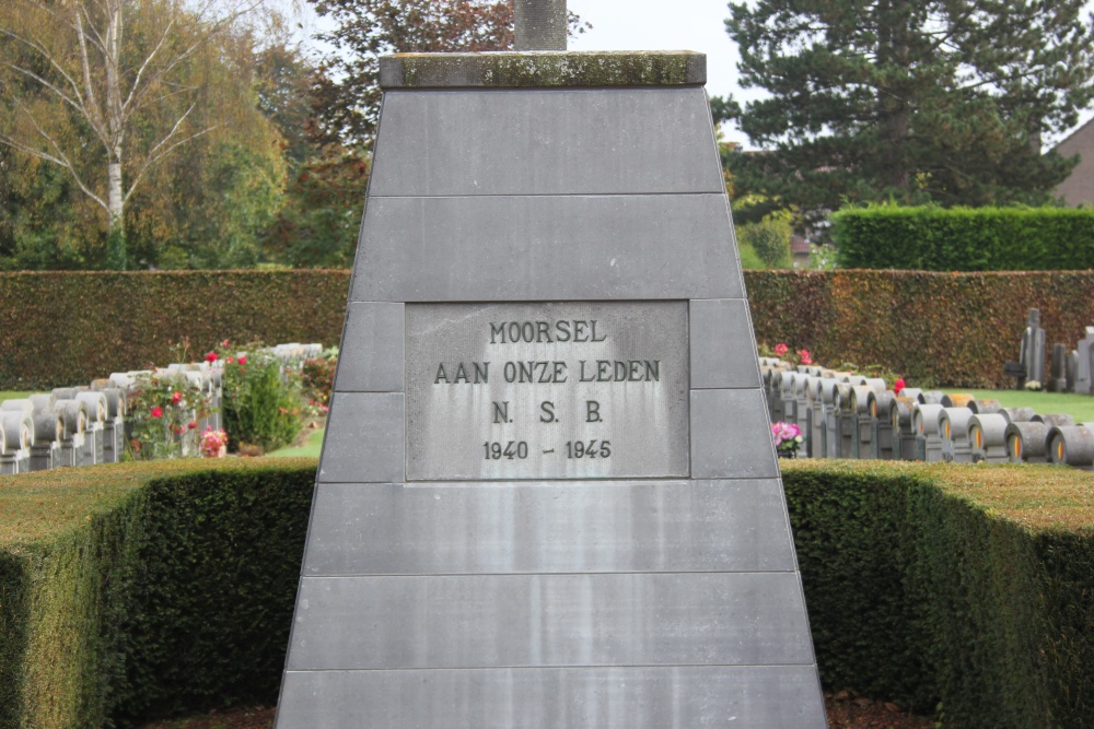 Oorlogsmonument Tweede Wereldoorlog Begraafplaats Moorsel #2