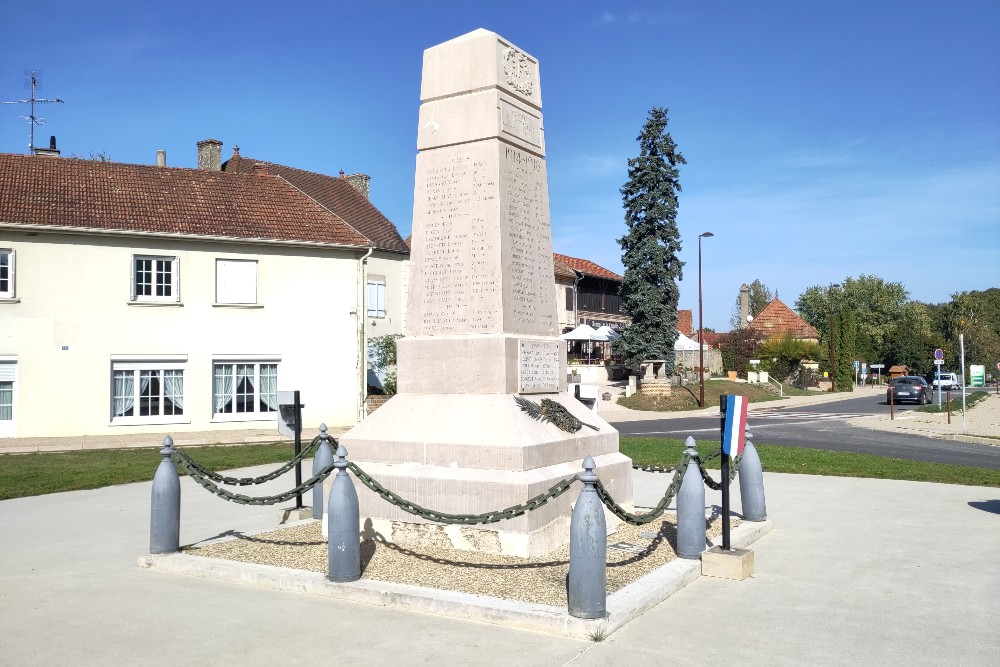 Oorlogsmonument La Chapelle-Saint-Sauveur #2