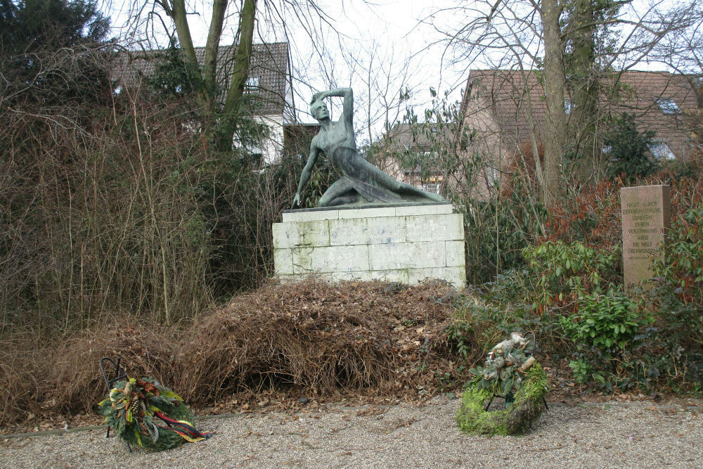 Oorlogsmonument Neukirchen-Vluyn (1)