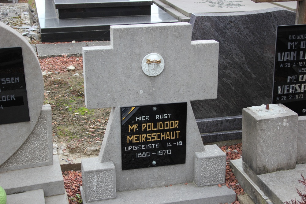 Belgian Graves Veterans Scheldewindeke Churchyard #2