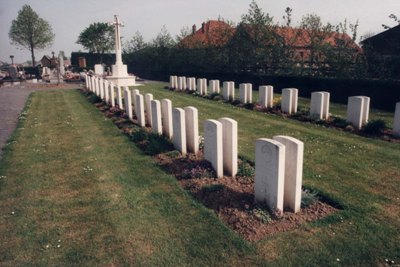 Commonwealth War Graves Bas-Warneton #1