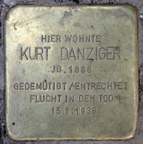 Stumbling Stones Markgraf-Albrecht-Straße 4 #3