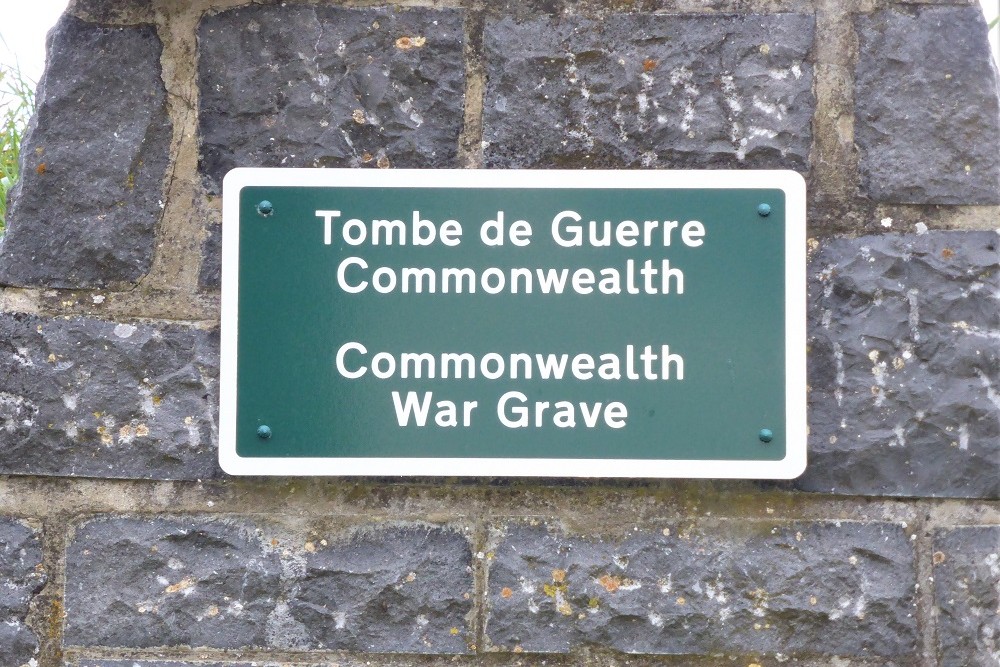 Commonwealth War Grave Froidlieu #5