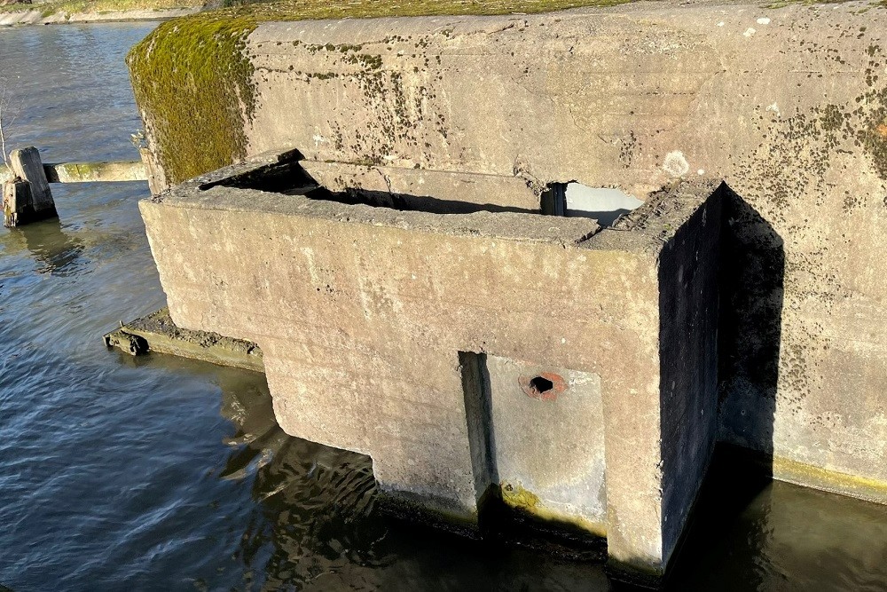 Bunker 14 Grensstelling Bocholt-Herentals Kanaal #3