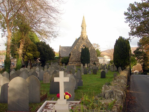 Oorlogsgraven van het Gemenebest Holy Trinity Churchyard