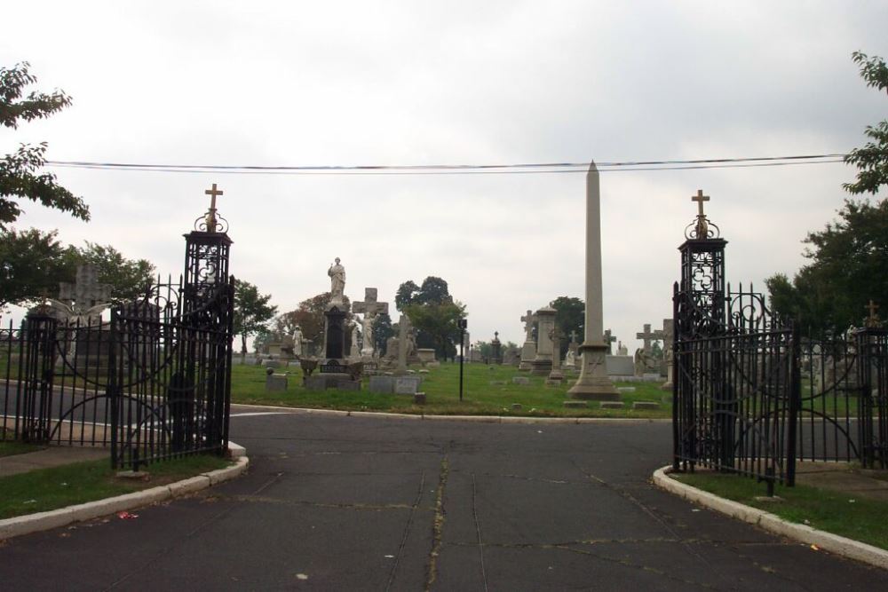 Commonwealth War Grave Holy Sepulchre Cemetery #1