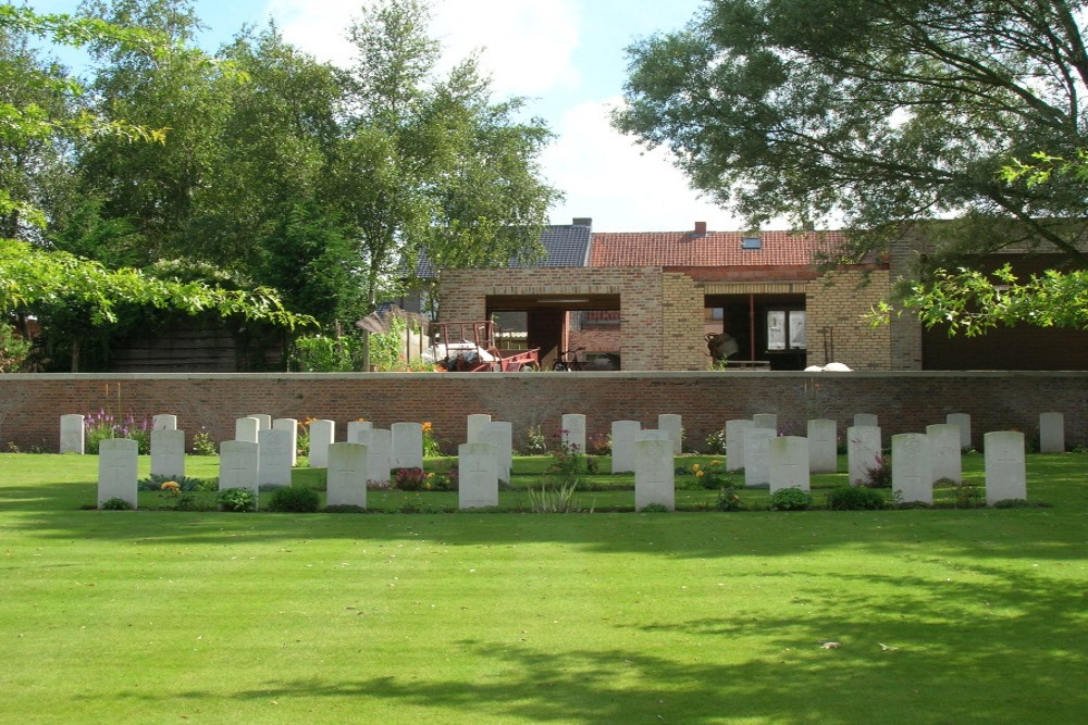 Commonwealth War Cemetery Tuileries #3