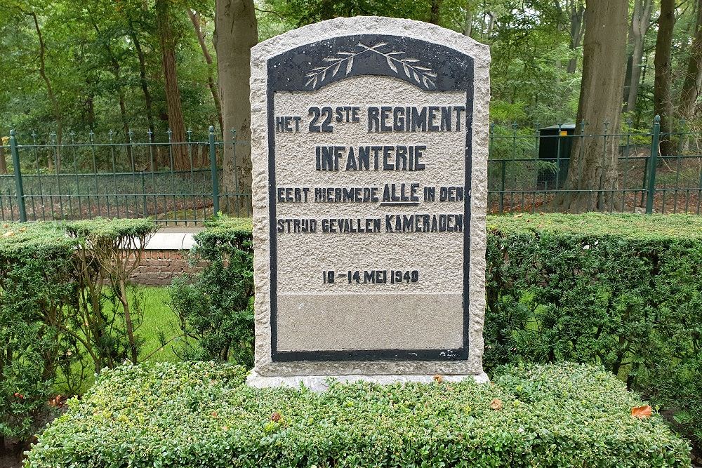 Monument 22e Regiment Infanterie Nederlandse Militair Ereveld Grebbeberg #1