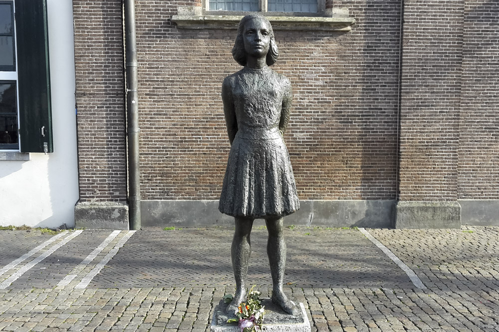 Statue of Anne Frank #3