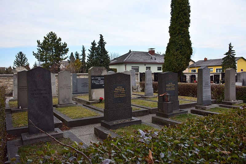 Sovjet Oorlogsgraven Bruck an der Leitha #1