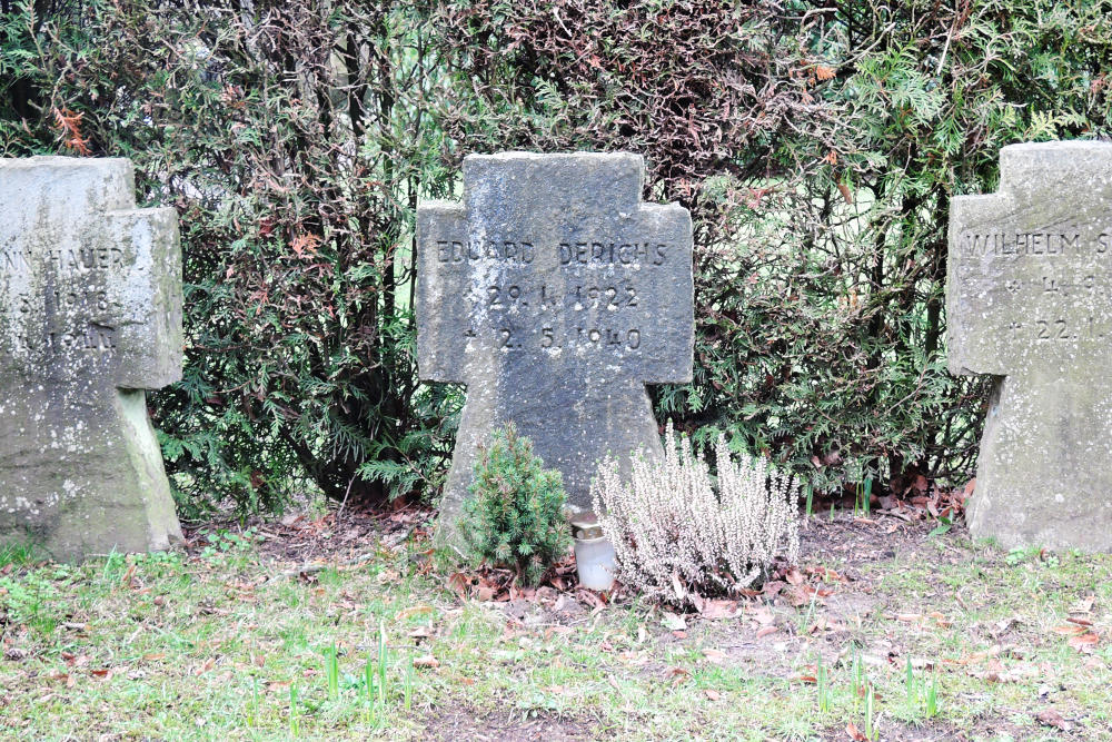 Memorial Crosses Killed Soldiers Kaldenkirchen #3