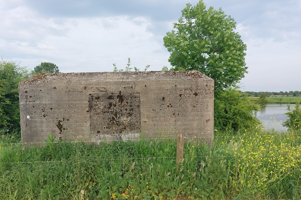 River Bunker South Maas-line Oeffelt