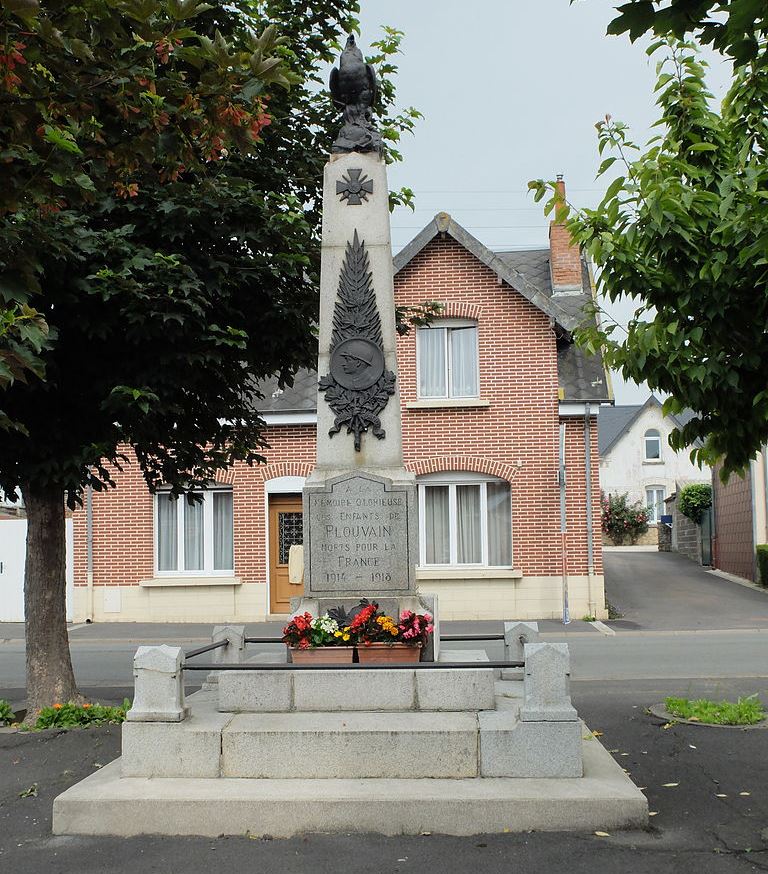 Oorlogsmonument Plouvain #1