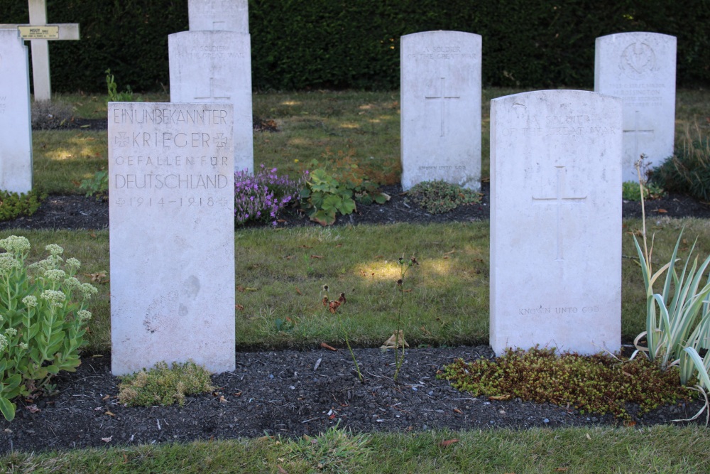 Oorlogsgraven van het Gemenebest Mons #3