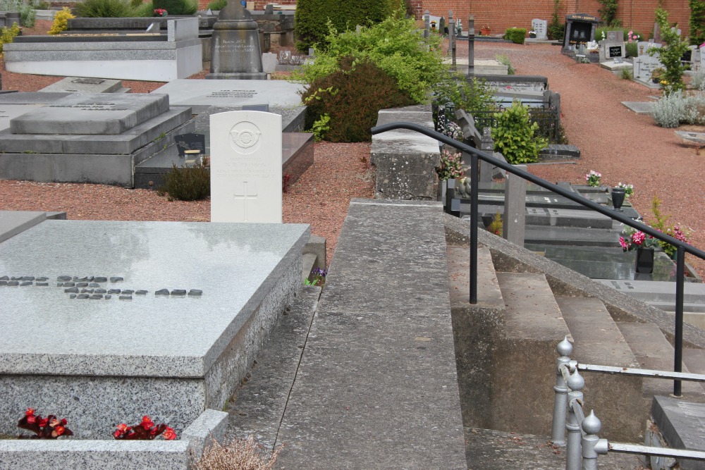 Commonwealth War Grave Bousval #1